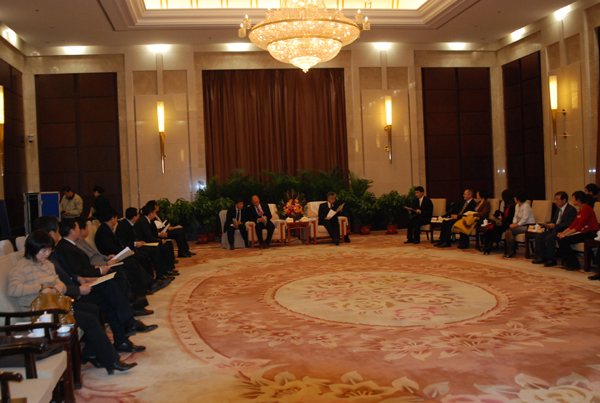 市外企协会召开2010年会长办公会